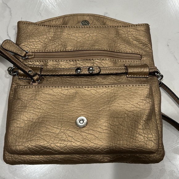 Nine West Convertible Metallic gold Crossbody Clutch Shoulder or wrislet bag - Picture 6 of 10